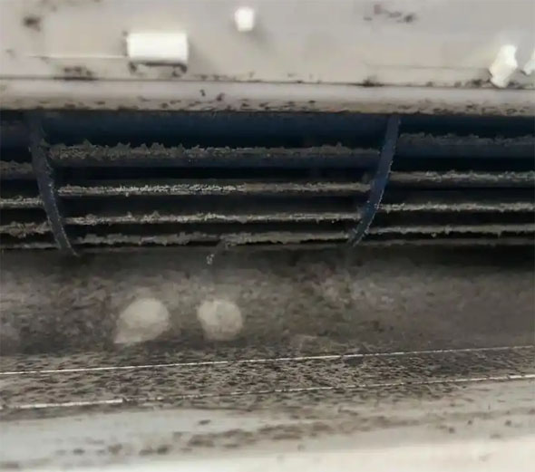 白银空调吹的风有股烧焦味是怎么回事